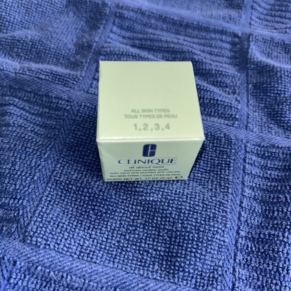 NEW IN BOX! Clinique All About Eyes Reduces Circles Puffs Travel Size 0.17 oz